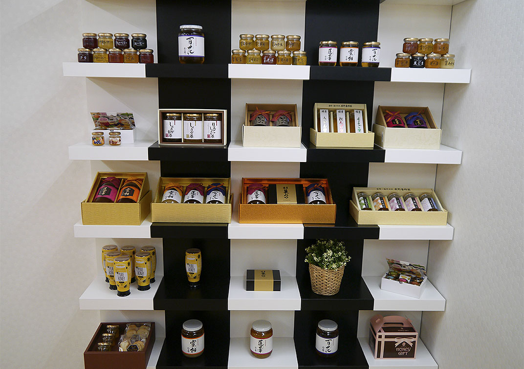様々な蜂蜜のギフト商品